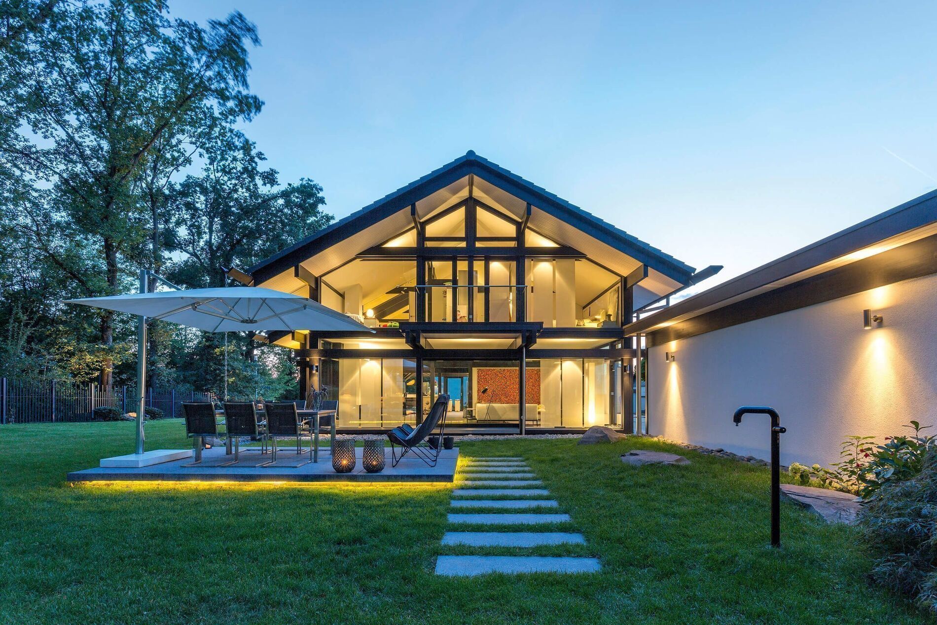 Gemütliches Architektenhaus mit elegantem Interieur und Garten