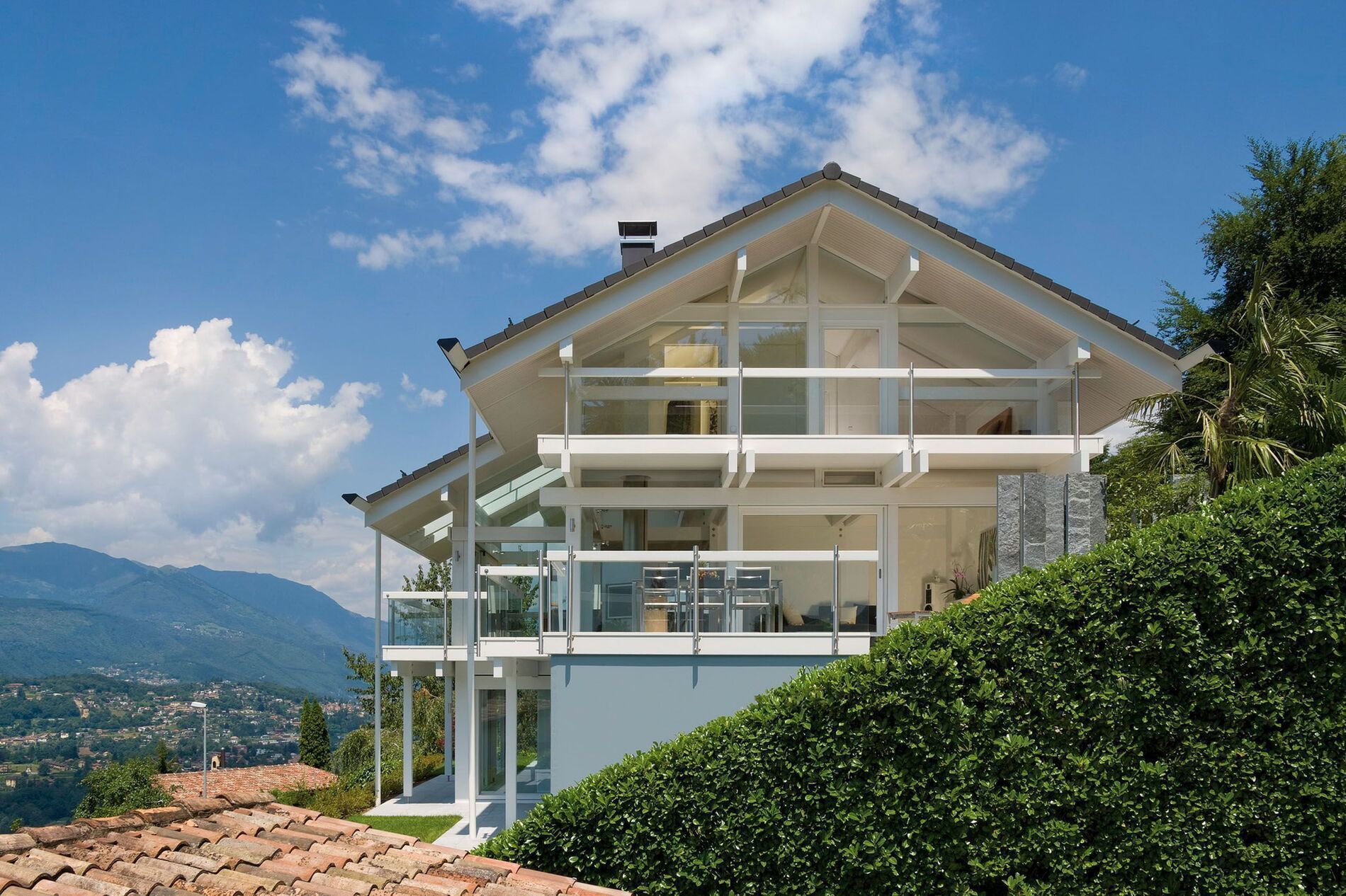 HUF HAUS ART 3 in malerischer Umgebung mit moderner Architektur