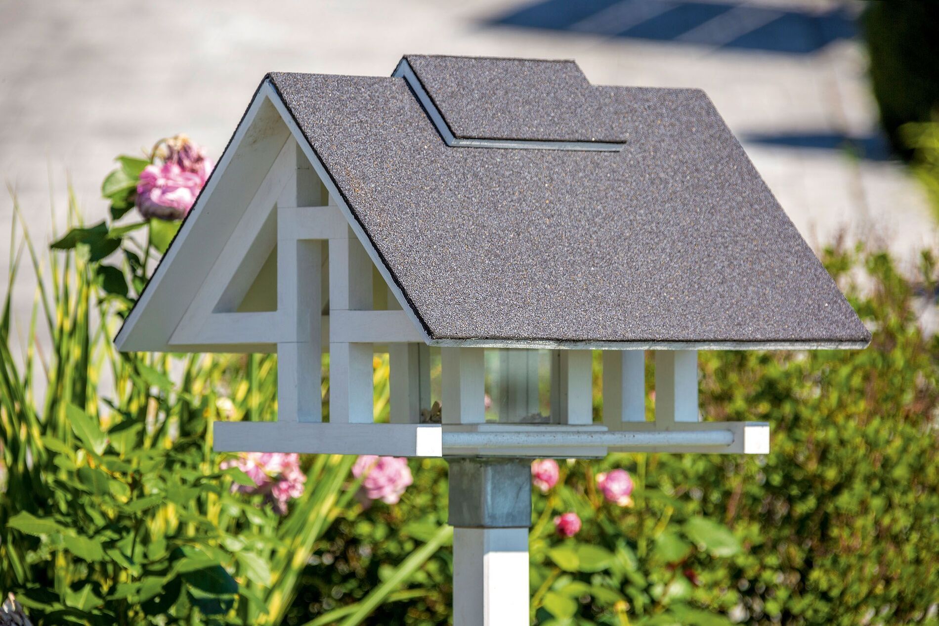Stilvolles Vogelhaus mit modernem Design und hochwertigen Materialien