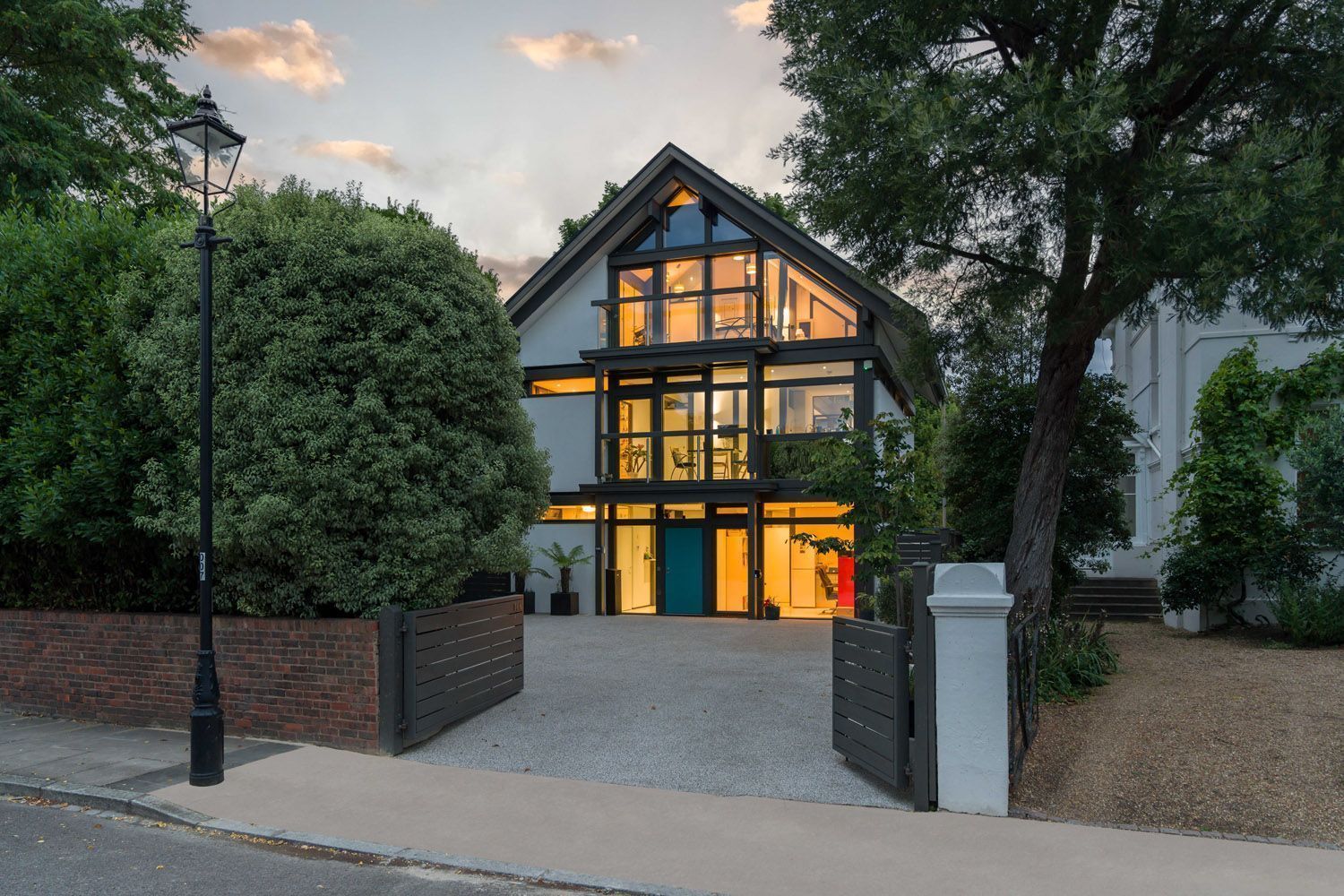 Gemütliches Architektenhaus umgeben von grüner Landschaft