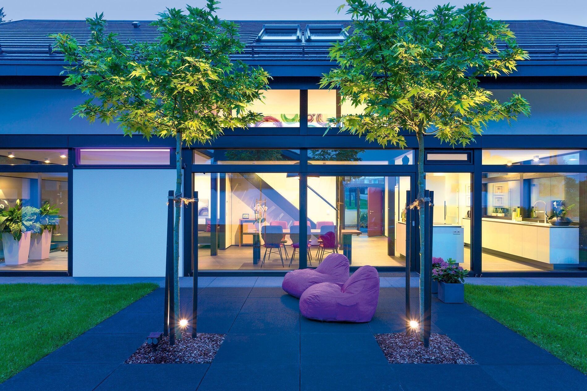 Gemütliches Familienhaus mit modernen Elementen und schöner Außenanlage
