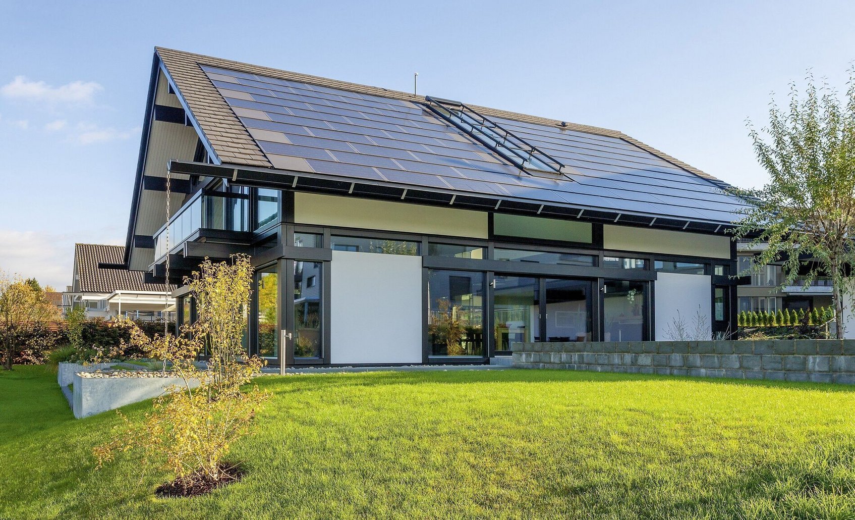 HUF Haus mit modernem Design und Solaranlage Exklusive Architektur und hohe Wohnqualität in einem HUF Haus