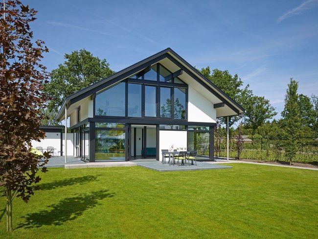 Stilvolles Architektenhaus im Grünen mit Terrasse und Garten