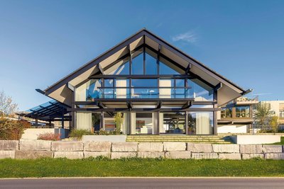 Haus mit zeitgenössischem Design und spektakulärem Ausblick