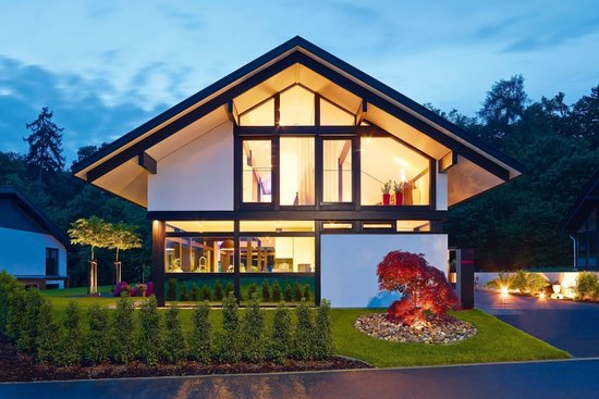Stilvolles Architektenhaus mit gemütlichem Ambiente Gemütliches Familienhaus mit modernen architektonischen Elementen