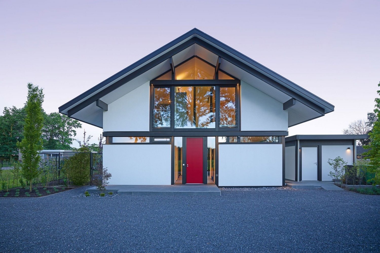 HUF house modum 810 5 Architektenhaus mit klaren Linien und großen Fenstern