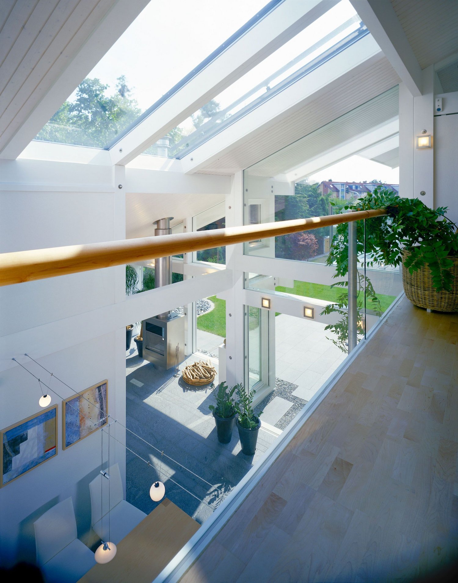 HUF Musterhaus Berlin 10 Helles Wohninnendekor mit Blick auf den Garten und Tageslicht