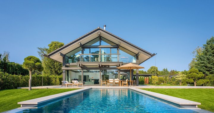 Gemütliches Designhaus mit schönem Garten und Swimmingpool