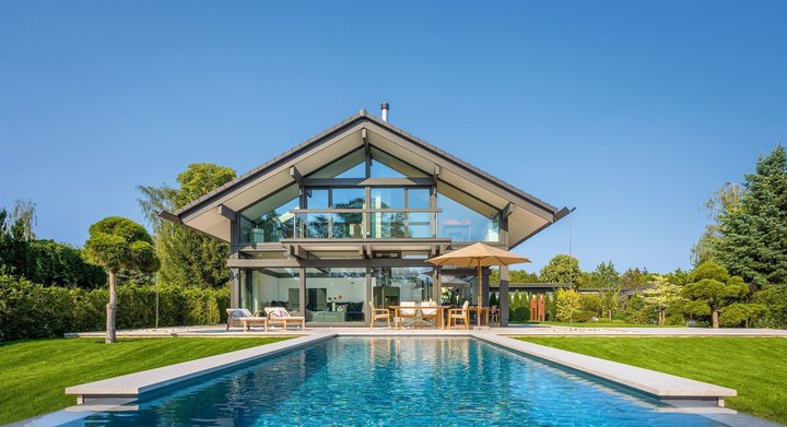 Modernes Architektenhaus mit Garten und Pool Gemütliches Designhaus mit schönem Garten und Swimmingpool