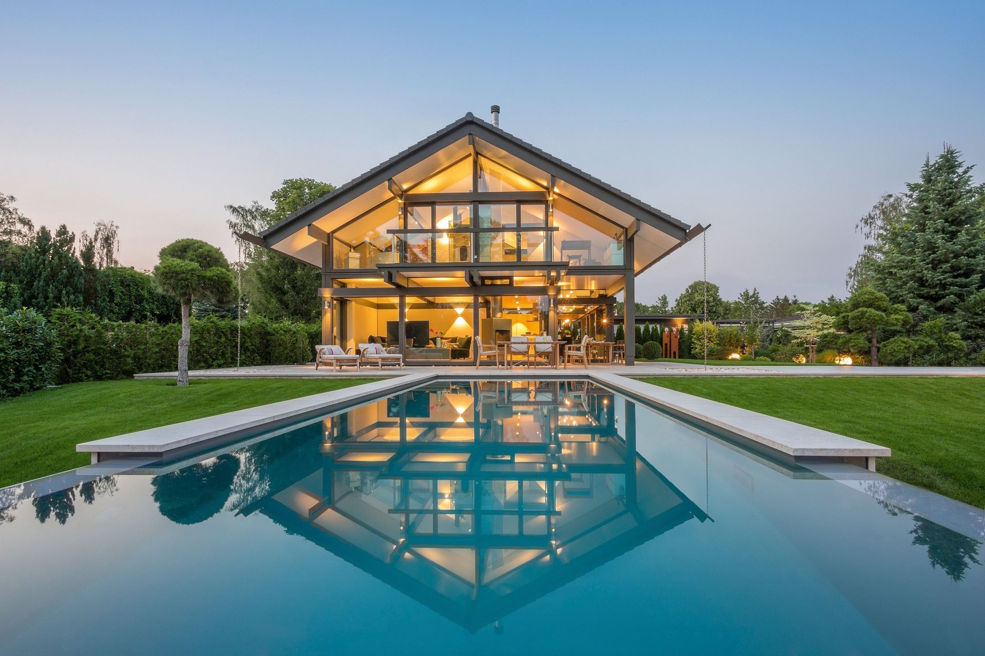 Gemütliches Designhaus mit Pool und Gartenlandschaft